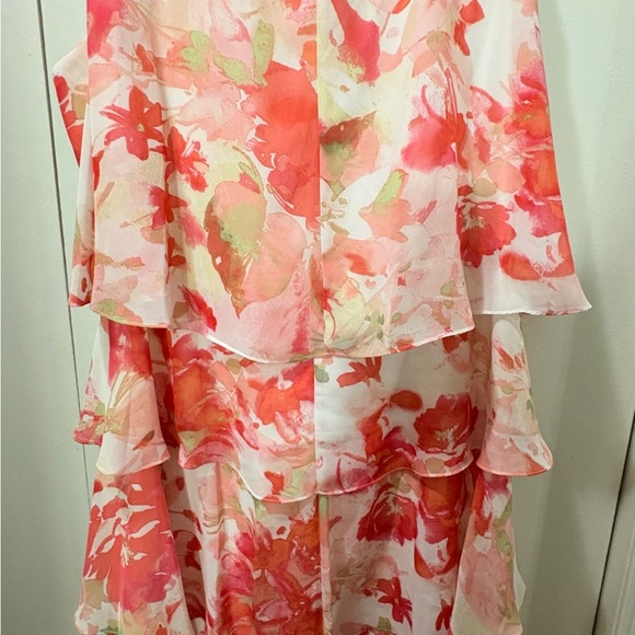Floral Layered Sleeveless Dress​ - Picture 4 of 5